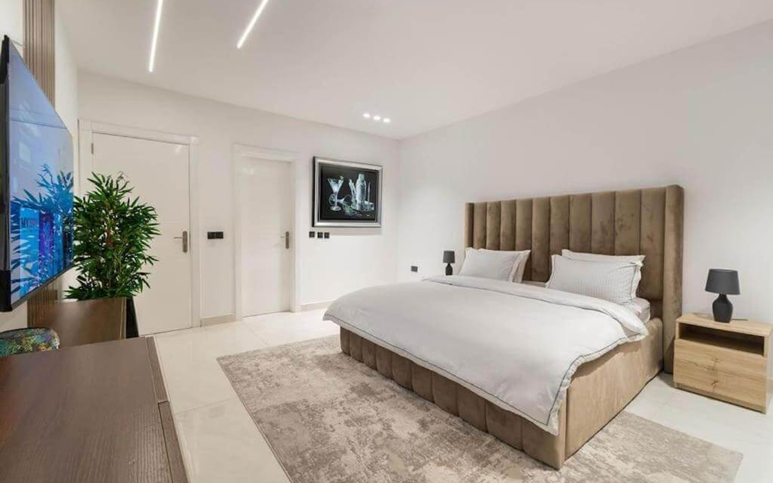 Apartment Interior (18)